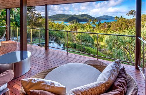 Hamilton Island House | Discover Iluka: Your Private Ocean-view Escape with Pool