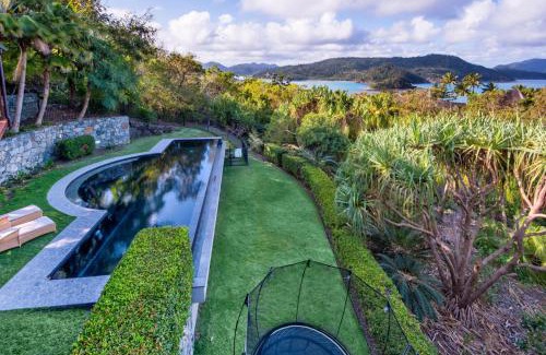 Hamilton Island House | Discover Iluka: Your Private Ocean-view Escape with Pool