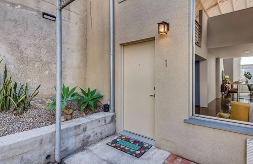 Harborview Condo | Industrial Loft Heart in Little Italy