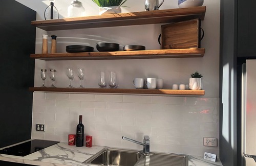 Goulburn Apartment | Stylish Industrial Unit in the Heart of CBD with Pool & Spa