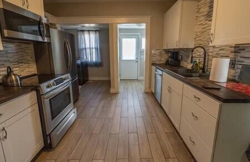 Near Eastside House | Indy 4-Bedroom Haven: Your Ideal Family Getaway