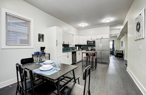 Fountain Square House | Indy House of Music: Family-Friendly Stay in Fountain Square