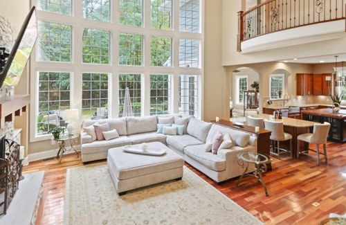 Maxwell House | Idyllic Indy Lakeside with Ocean Views & Family Amenities