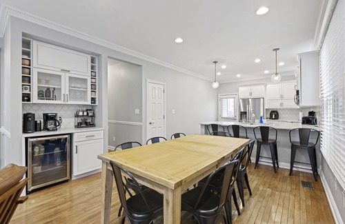 Chatham-Arch House | Indy - Mass Ave & Bottleworks District: Family-Friendly Escape