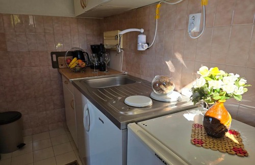Lozica Apartment | Bright and Welcoming Indy's Sunny Apartment - Family Friendly