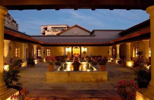Paraiso Escondido Apartment | Budget-Friendly Five-Star Oceanfront Escape with Breakfast