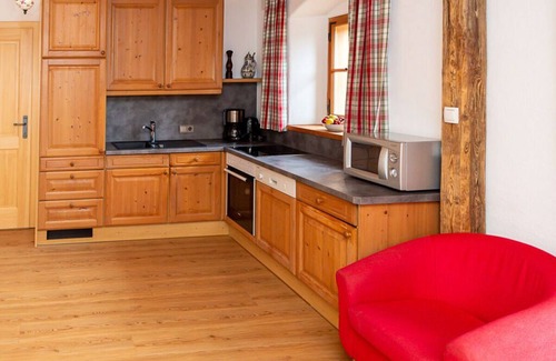 Altmuenster House | Inviting Infanglalm "Attersee" with Breakfast & Family Amenities