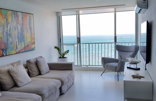Isla Verde Apartment | Ocean View Apartment with Spa in Isla Verde's Prime Zone