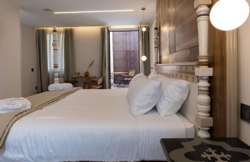 Siguenza Hotel | Elegance at INFINITVM: Oceanfront Retreat with Spa & Pool