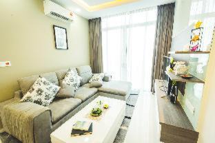 Ruessei Kaev Apartment | Inviting Infinity 28 Hotel: Poolside Retreat with Top Ratings