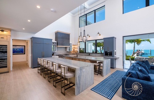 Islamorada House | Experience Infinity Bay Islamorada: 9-Bed Oceanfront Estate