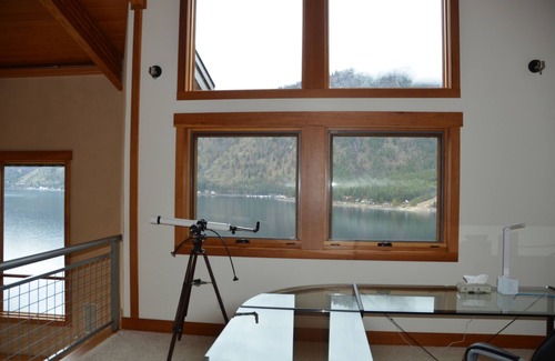 Manson Villa | Relax at Lake Chelan: Infinity Pool & Spa with Stunning Views