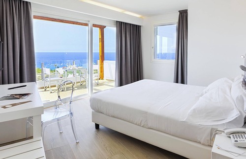 Parghelia Hotel | Relax at Infinity Resort Tropea with Ocean Views & Spa