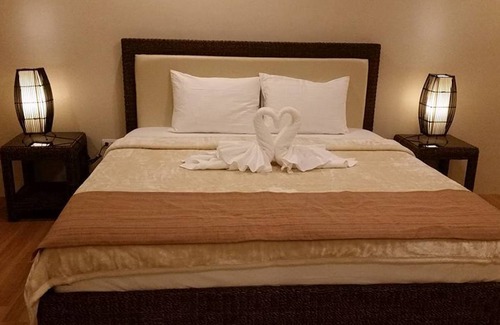 San Juan Bed & Breakfast | Relax at Infinity Sands Resort with Pool and Restaurant Access