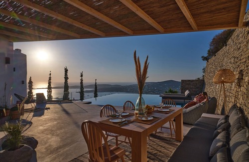 Paros Villa | Ocean View Villa with Private Pool – Rated 10/10 by Guests