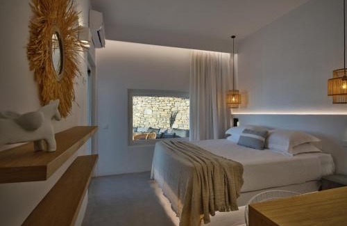 Paros House | Inviting Infinity Sea View Villa with Private Pool & Hot Tub