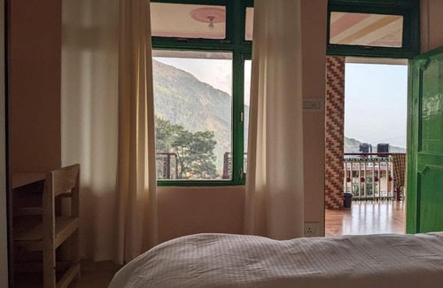 Dharamkot House | Cozy Infinity Stays Dharamkot: Pet-Friendly Retreat