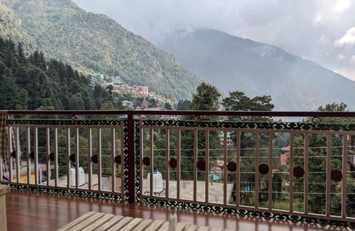 Dharamkot House | Cozy Infinity Stays Dharamkot: Pet-Friendly Retreat
