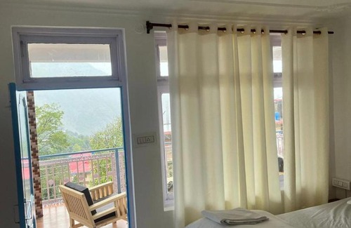 Dharamkot House | Cozy Infinity Stays Dharamkot: Pet-Friendly Retreat