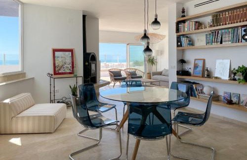 Cadiz Apartment | Oceanfront INFINITY Sunny Home by Cadiz4Rentals - 9.6/10