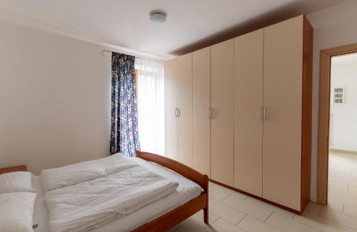 Canale di Tenno Apartment | Idyllic Villa Sogno on Lake Garda with Pool & Ocean Views