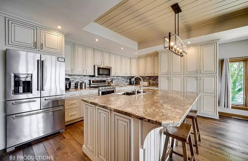 Bass Lake House | Unmatched Infinity Views at Lakefront Getaway