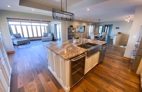 Bass Lake House | Unmatched Infinity Views at Lakefront Getaway