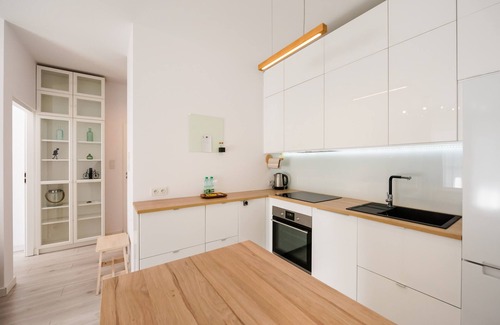 Wilanow Apartment | Welcoming Wilanów Oasis Apartment with Family-Friendly Amenities