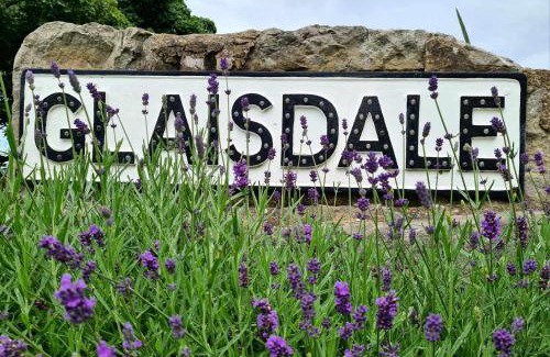 Glaisdale House | Ingleside Cottage: Guest Rated 10/10 & Pet Friendly Stay