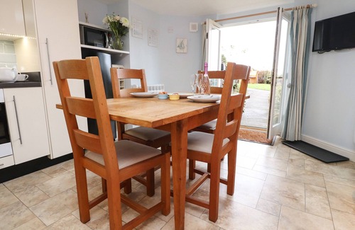 Arnside Cottage | Experience Inglewood Court: Garden Retreat in Arnside