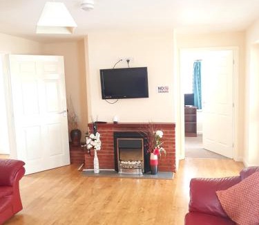 Skegness House | Discover Ingoldale House: 4-Star Family-Friendly Retreat