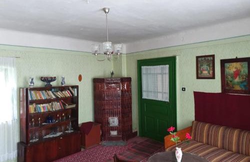 Archita House | Ingrid & Astrid Old Haunted Manor
