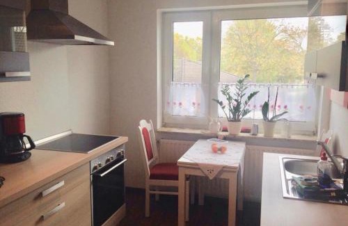 Thiede Apartment | Family-Friendly Ingrids Ferienwohnung with Balcony in Thiede