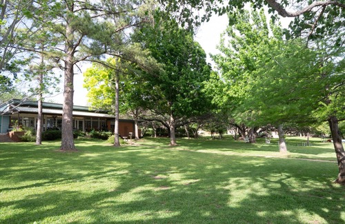 Burnet House | Inks Lake Pet-Friendly Home with Ocean View & Breakfast