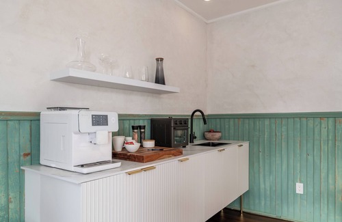 Bucksport House | Elegant Inkwell Suite at Spofford Lodge with Kitchen Access