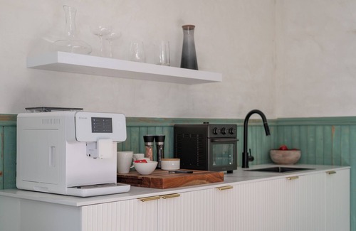 Bucksport House | Elegant Inkwell Suite at Spofford Lodge with Kitchen Access