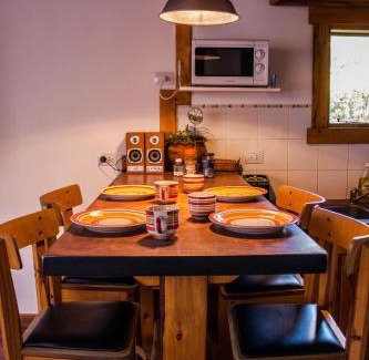 El Chalten Cabin | Family-Friendly Getaway at Inlandsis Aparts with Breakfast