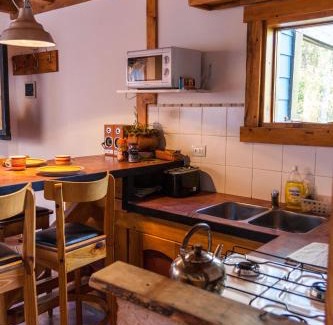 El Chalten Cabin | Family-Friendly Getaway at Inlandsis Aparts with Breakfast