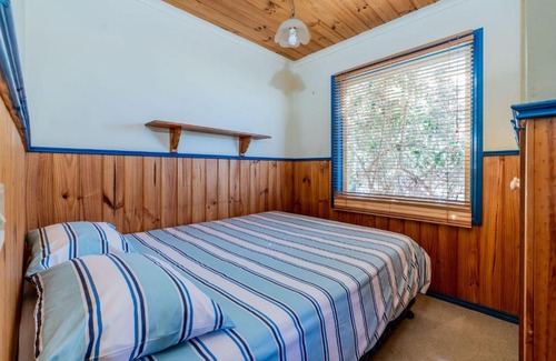 Inverloch House | Scenic INLET HIDEAWAY on Cuttriss with Oceanfront Comfort