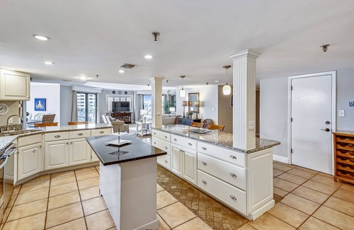 Holiday Isle Condo | Oceanfront Inlet Reef 209: 4-Star Condo with Pool & Spa