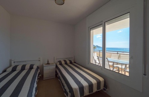 Santa Margarida Apartment | Oasis A2: Oceanfront Retreat with 9/10 Guest Rating