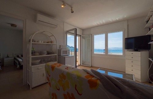 Santa Margarida Apartment | Oasis A2: Oceanfront Retreat with 9/10 Guest Rating