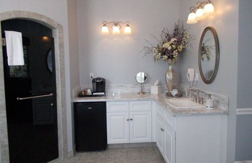 Sutter Creek Bed & Breakfast | Guest Rated: 9.8 at Inn at 161 - Family-Friendly Comfort