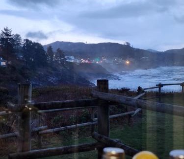 Depoe Bay Hotel | Oceanfront Inn at Arch Rock: Guest Rated 8.7/10