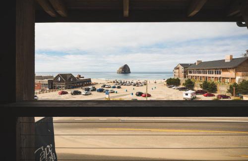 Pacific City Hotel | Pet-Friendly Inn at Cape Kiwanda with Pool & Hot Tub