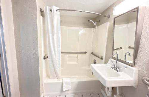Lebanon Hotel | Inviting Inn at Lebanon - Perfect for Families and Pets