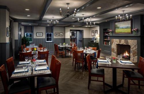 Middletown Hotel | Inviting Inn at Middletown: Pool, Breakfast & Family Friendly