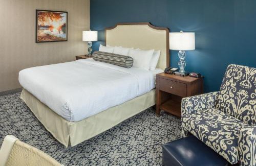 Middletown Hotel | Inviting Inn at Middletown: Pool, Breakfast & Family Friendly