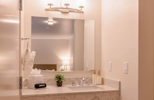 Moss Landing Hotel | Eco-Friendly Retreat at Inn At Moss Landing Point, Rated 9/10