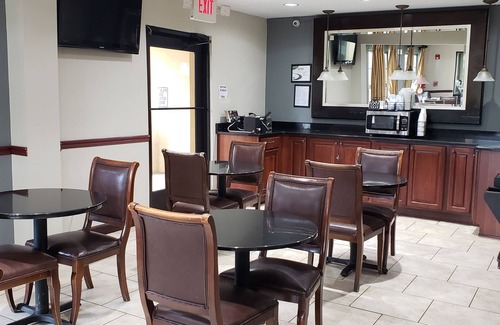 Port Wentworth Hotel | Cozy Inn at Mulberry Grove: Family-Friendly Amenities Await